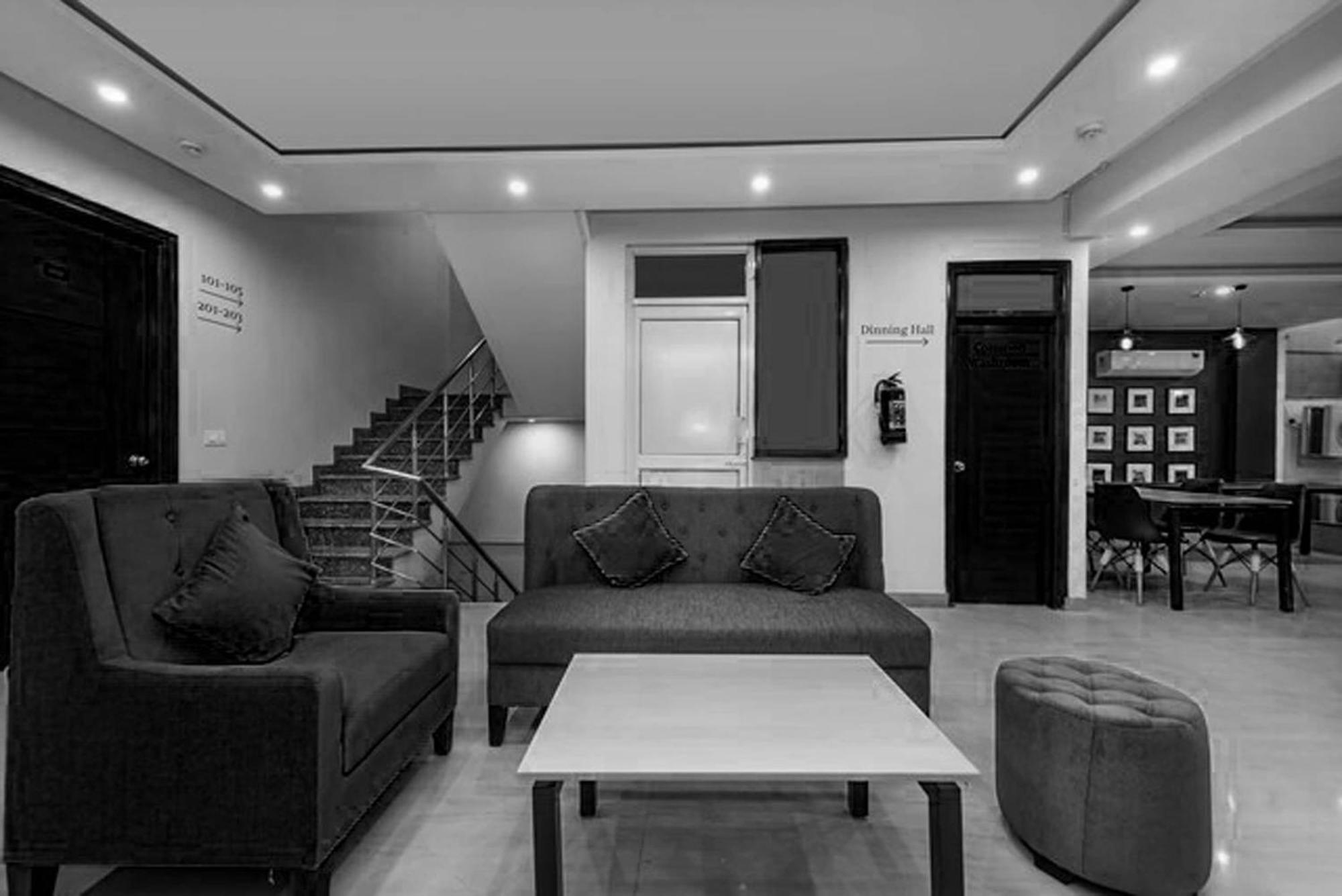 Hotel O Earth Villa Near Bestech Central Square Mall Gurgaon Exterior foto